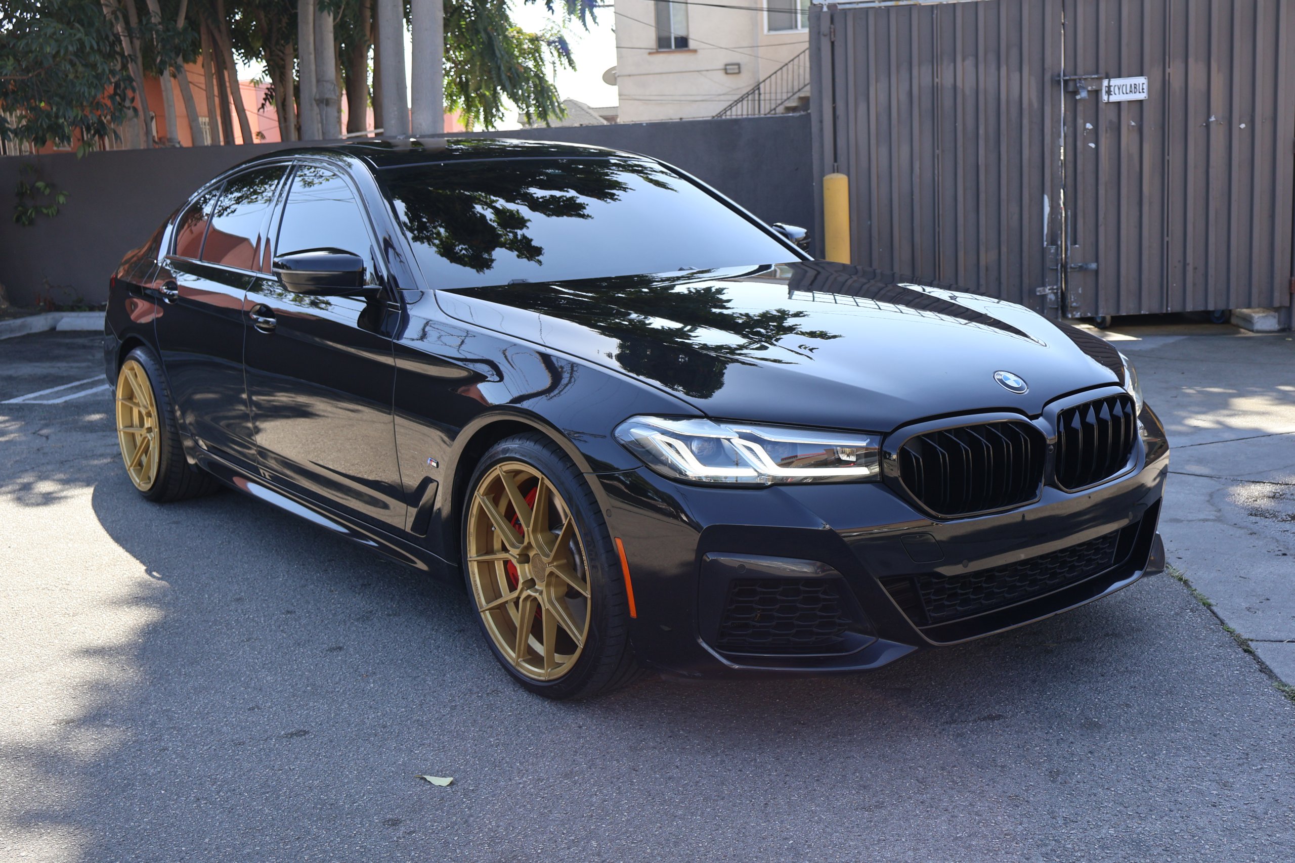 2023 BMW G30